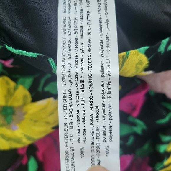 Zara Floral Black and Pink Cropped Long Rouched Sleeve Shirt size Small - Picture 5 of 5